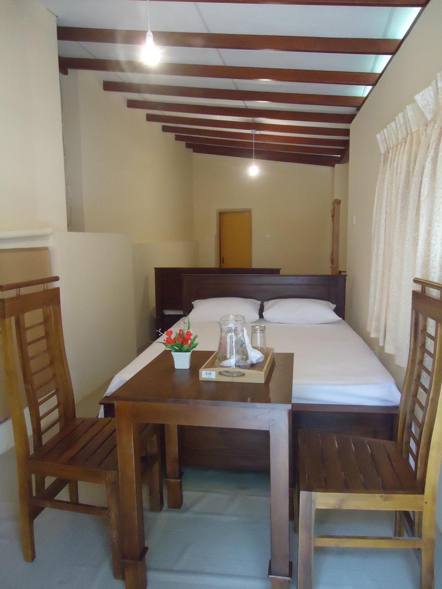 Guest House 卡杜韦勒 外观 照片