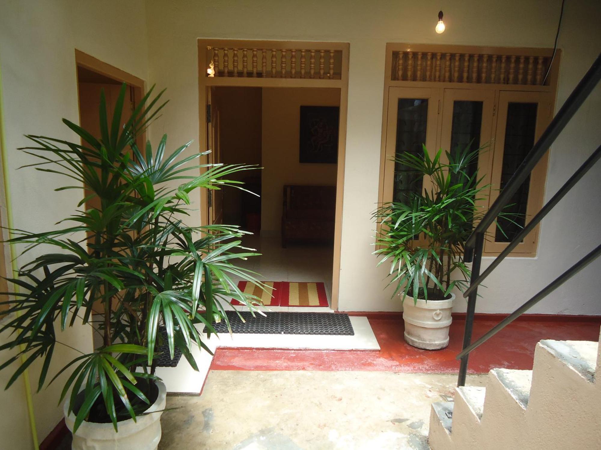 Guest House 卡杜韦勒 外观 照片