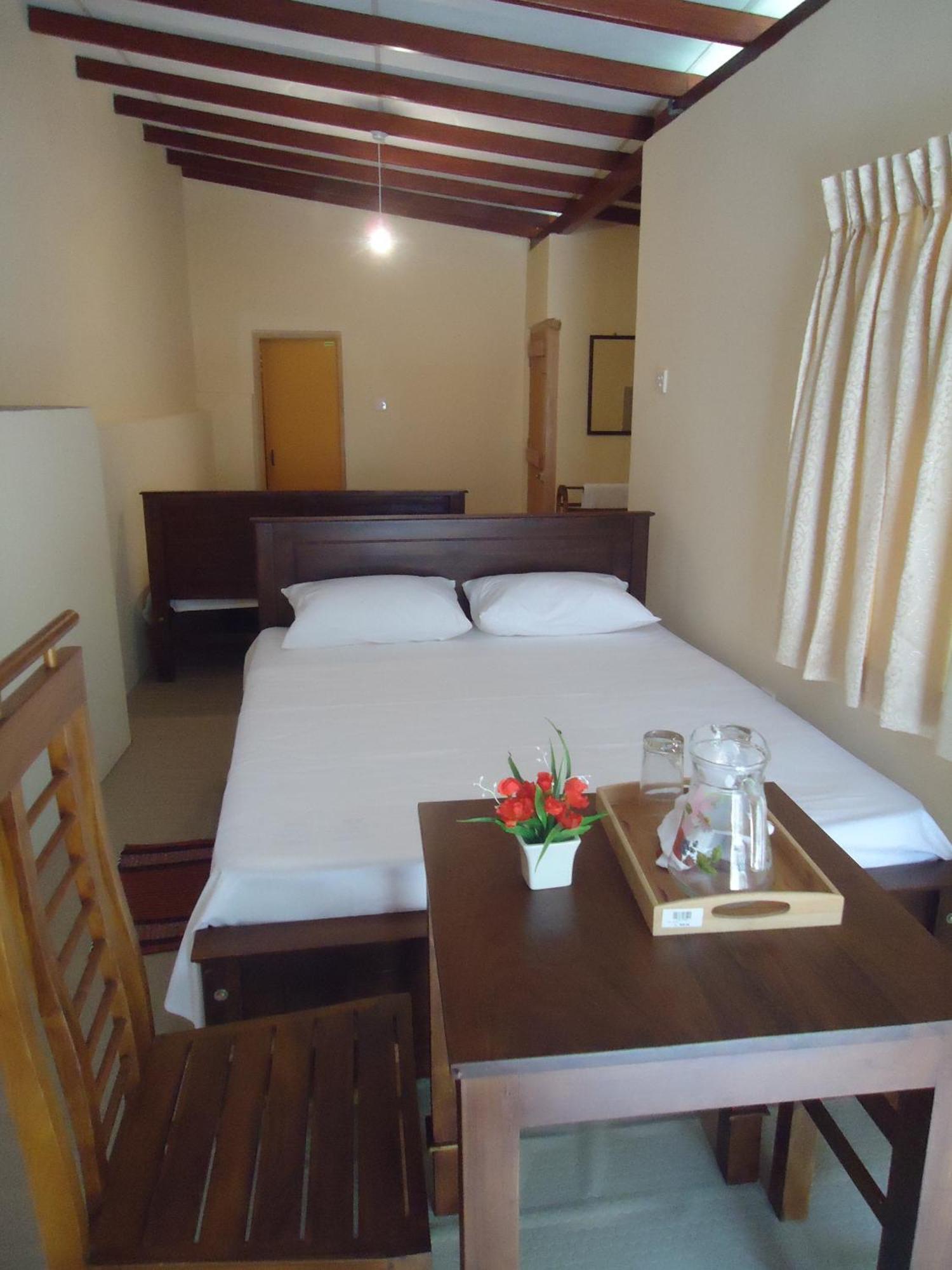 Guest House 卡杜韦勒 外观 照片
